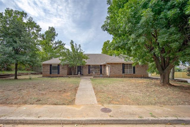 1204 Brookhaven Drive, Edmond, OK 73034