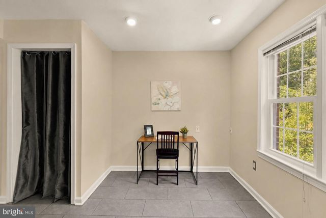 8221 DOCTOR CRAIK CT, Alexandria, VA 22306
