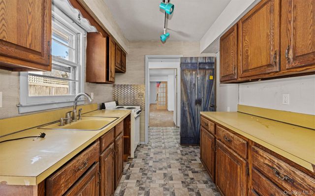 67 Church Lane, East Hampton, NY 11937