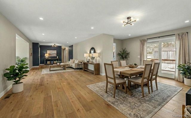 67 Church Lane, East Hampton, NY 11937