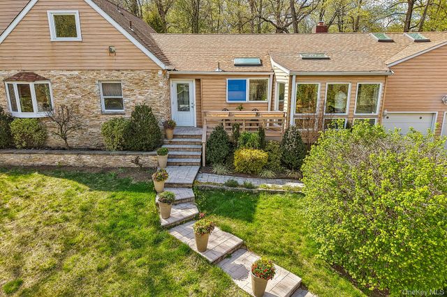 130 Wood Hollow Lane, New Rochelle, NY 10804
