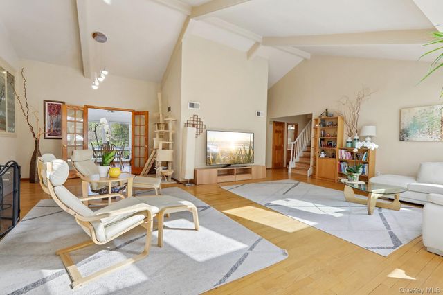 130 Wood Hollow Lane, New Rochelle, NY 10804