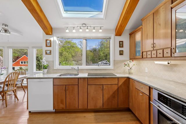 130 Wood Hollow Lane, New Rochelle, NY 10804