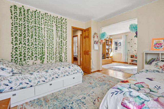 130 Wood Hollow Lane, New Rochelle, NY 10804