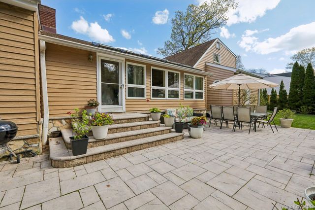 130 Wood Hollow Lane, New Rochelle, NY 10804