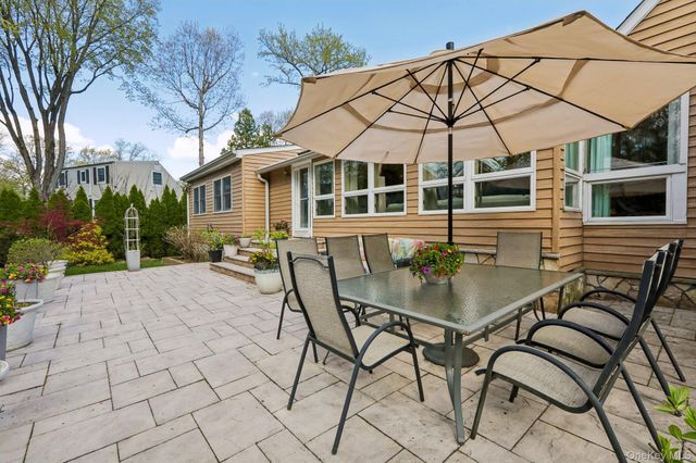 130 Wood Hollow Lane, New Rochelle, NY 10804