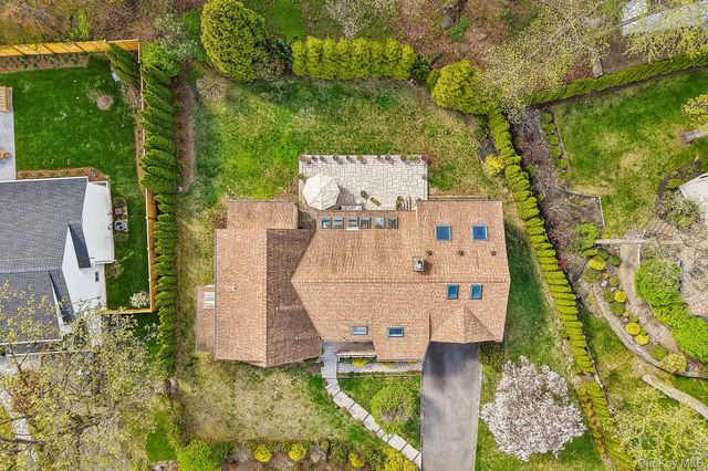 130 Wood Hollow Lane, New Rochelle, NY 10804