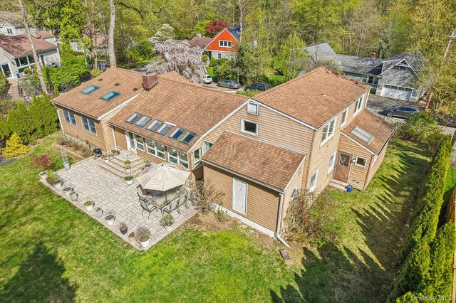 130 Wood Hollow Lane, New Rochelle, NY 10804