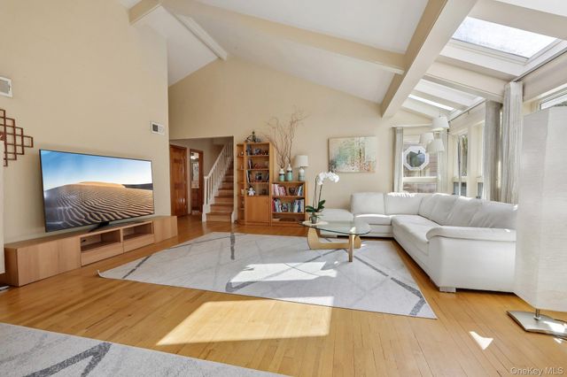 130 Wood Hollow Lane, New Rochelle, NY 10804