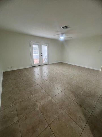 519 N Shady Lane, La Porte, TX 77571