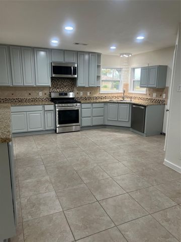 519 N Shady Lane, La Porte, TX 77571