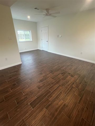 519 N Shady Lane, La Porte, TX 77571