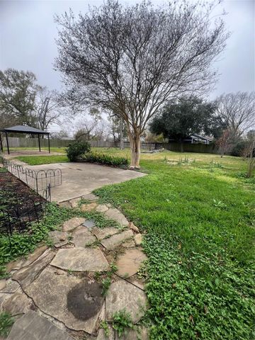 519 N Shady Lane, La Porte, TX 77571