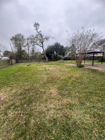 519 N Shady Lane, La Porte, TX 77571