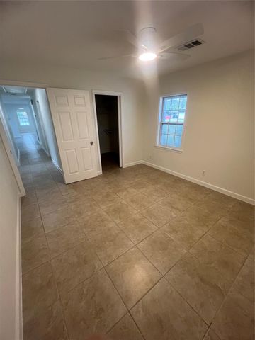 519 N Shady Lane, La Porte, TX 77571