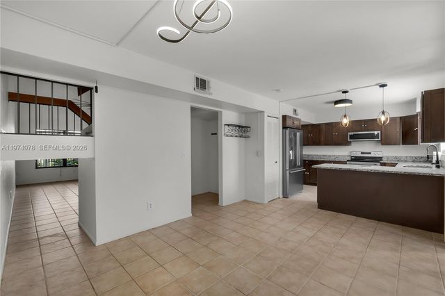 1550 SE Dewberry Ct, Port St. Lucie, FL 34952