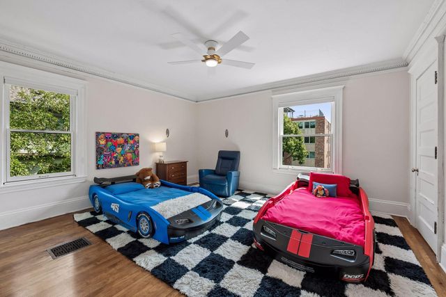 1906 Emerson Avenue S, Minneapolis, MN 55403