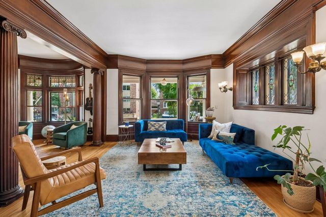 1906 Emerson Avenue S, Minneapolis, MN 55403