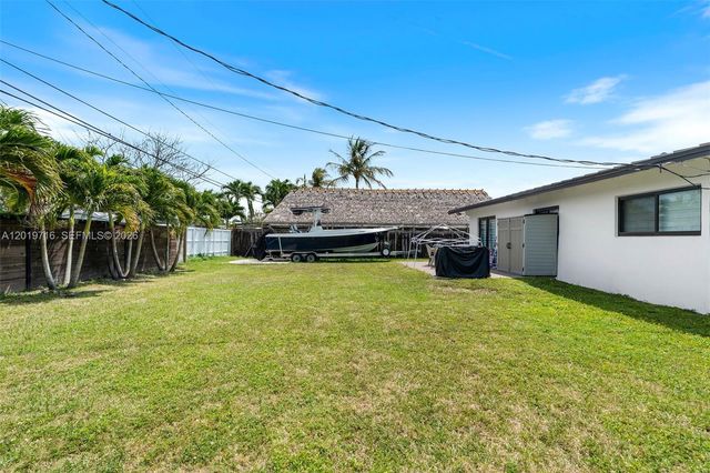 9460 Haitian Dr, Cutler Bay, FL 33189