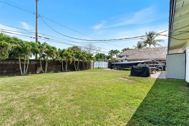 9460 Haitian Dr, Cutler Bay, FL 33189