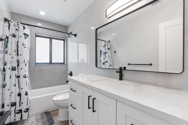9460 Haitian Dr, Cutler Bay, FL 33189