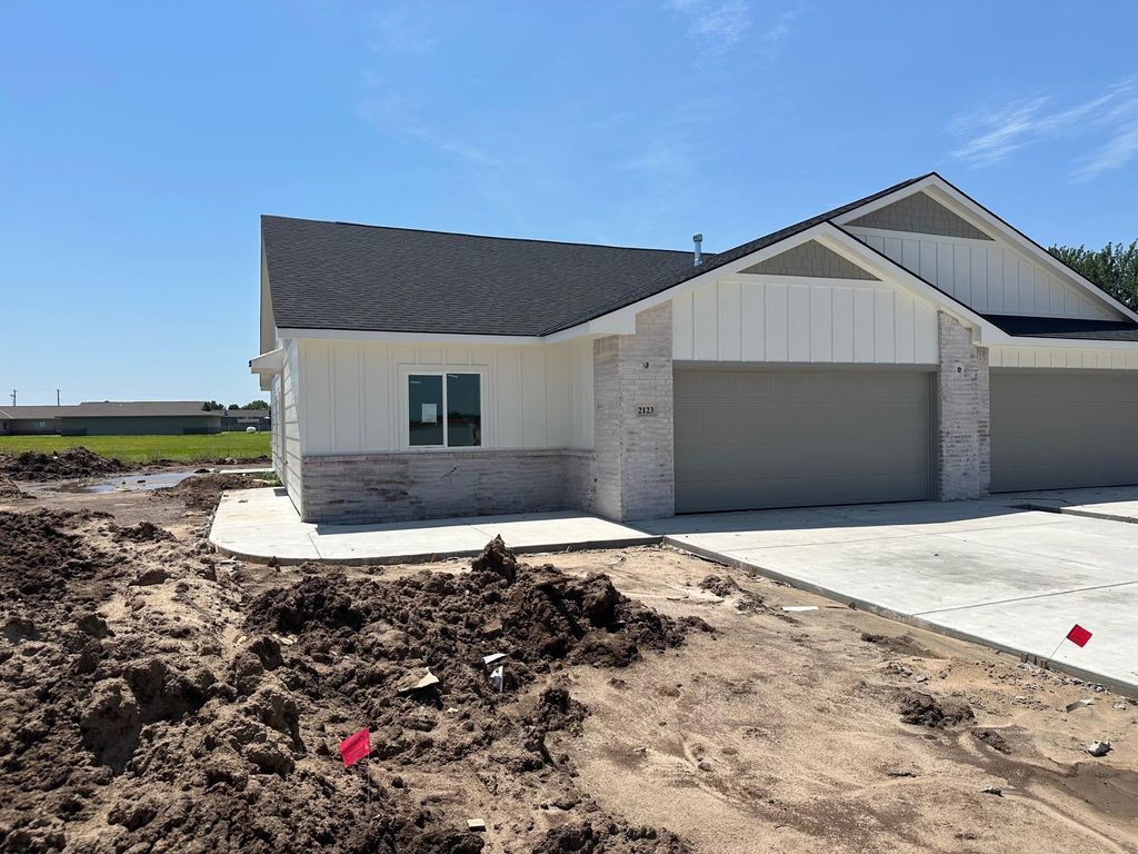 2123 W Elk Ridge Ave, Goddard, KS 67052