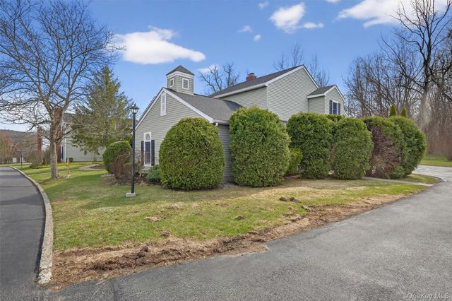 23 Weathervane Way, Warwick, NY 10990