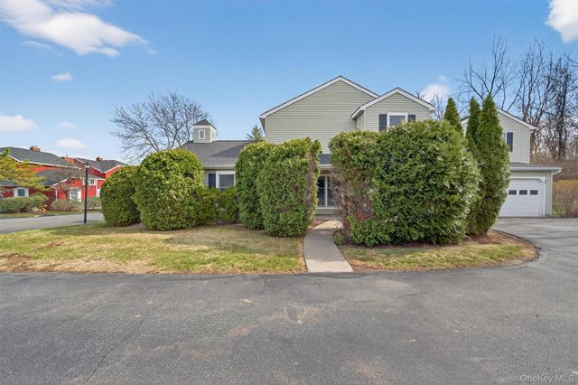 23 Weathervane Way, Warwick, NY 10990
