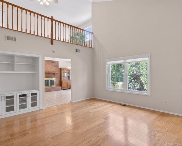 23 Weathervane Way, Warwick, NY 10990