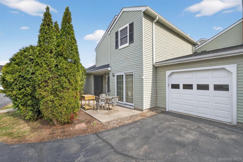 23 Weathervane Way, Warwick, NY 10990