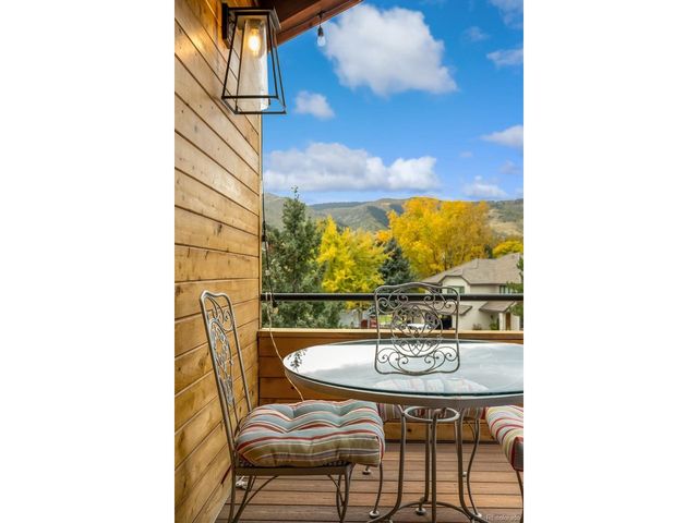 6 Blue Grouse Ridge Rd, Littleton, CO 80127