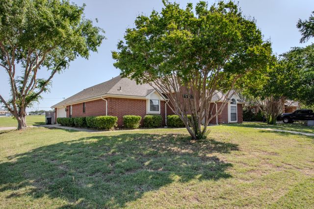 5301 Tartan Circle, Denton, TX 76208
