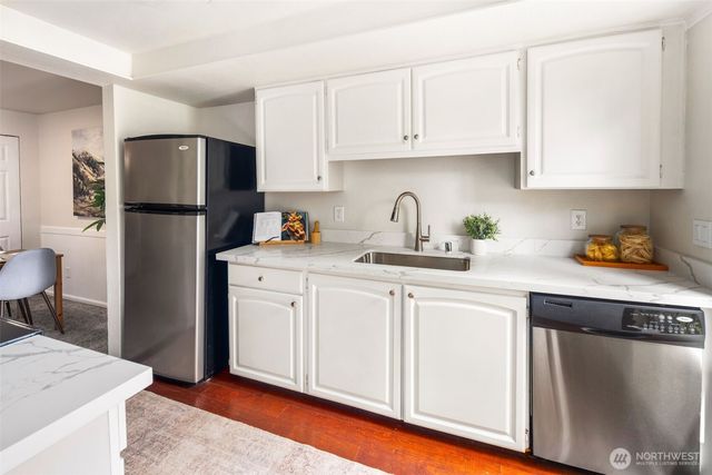 4635 W Lake Sammamish Parkway SE #G206, Issaquah, WA 98027