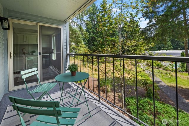 4635 W Lake Sammamish Parkway SE #G206, Issaquah, WA 98027