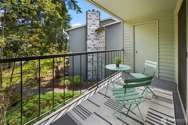 4635 W Lake Sammamish Parkway SE #G206, Issaquah, WA 98027