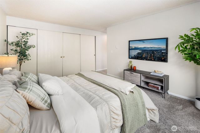 4635 W Lake Sammamish Parkway SE #G206, Issaquah, WA 98027