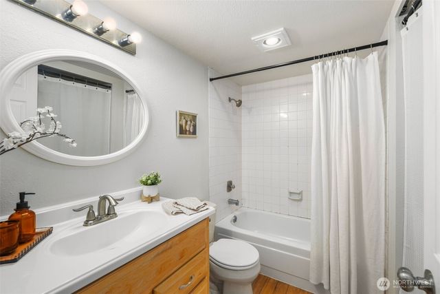4635 W Lake Sammamish Parkway SE #G206, Issaquah, WA 98027