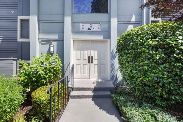 4635 W Lake Sammamish Parkway SE #G206, Issaquah, WA 98027