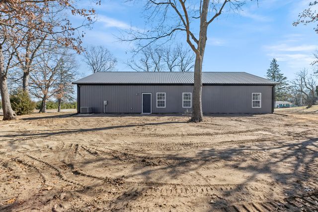 10842 N 1000 W, Demotte, IN 46310