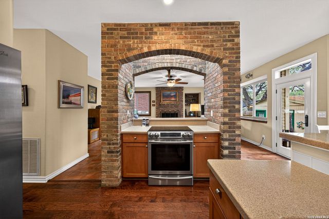 8819 LONDON HTS, San Antonio, TX 78254