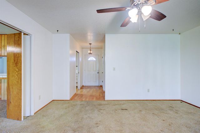 2212 Mauna Loa Dr, Ceres, CA 95307