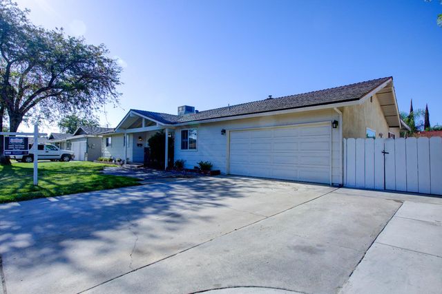 2212 Mauna Loa Dr, Ceres, CA 95307