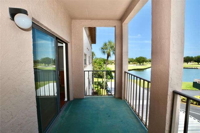 6150 GULFPORT BOULEVARD S 302, Gulfport, FL 33707