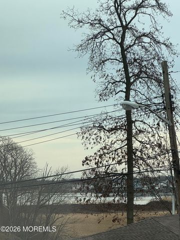 910 Malden Drive, Keyport, NJ 07735