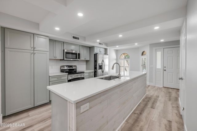 135 Marina Bay Drive, New Smyrna Beach, FL 32169