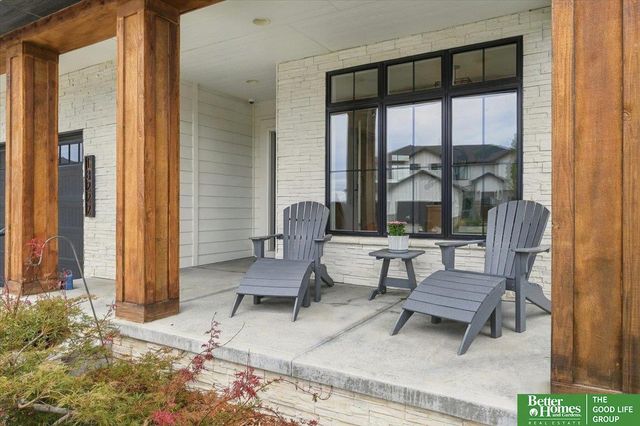 18222 Locust Street, Elkhorn, NE 68022