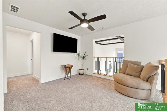 18222 Locust Street, Elkhorn, NE 68022
