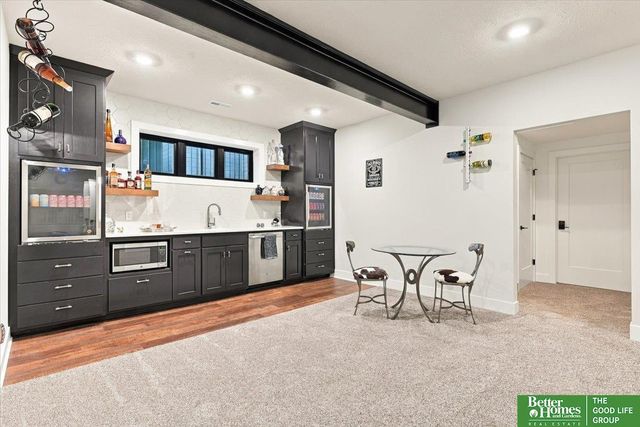 18222 Locust Street, Elkhorn, NE 68022