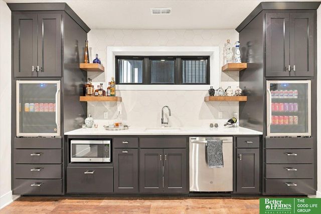 18222 Locust Street, Elkhorn, NE 68022