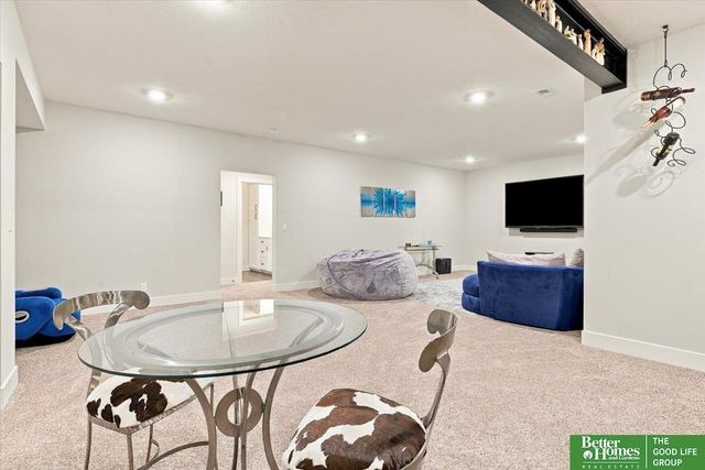 18222 Locust Street, Elkhorn, NE 68022